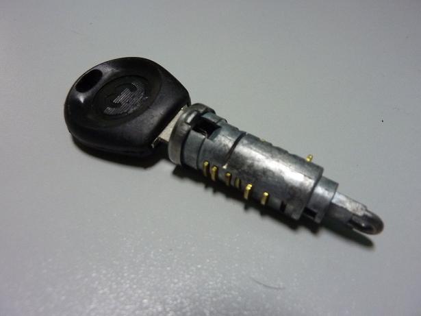 1H0 837 061E- Bombillo puerta Seat ibiza 93-99